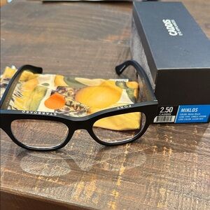 Caddis Miklos matte black with case and box